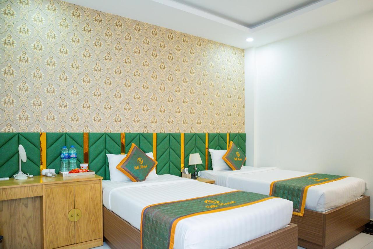 Silk Hotel Near Tan Son Nhat Airport Ho-Chi-Minh-Stadt Exterior foto